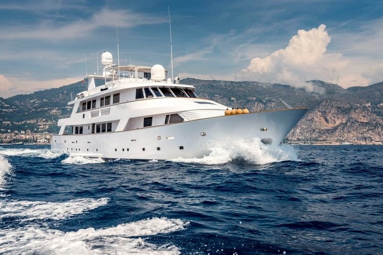 The Saint-Tropez Vibe: How a Yacht Charter Unlocks the French Riviera's Best Beach Clubs and Hidden Gems